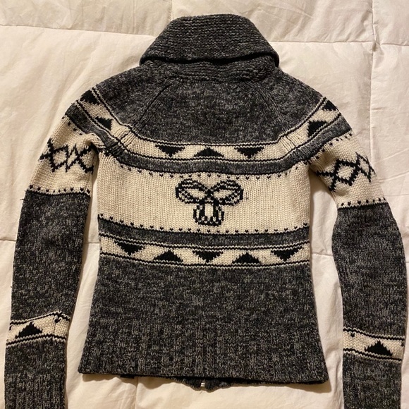 Aritizia Knit Sweater - Picture 9 of 9